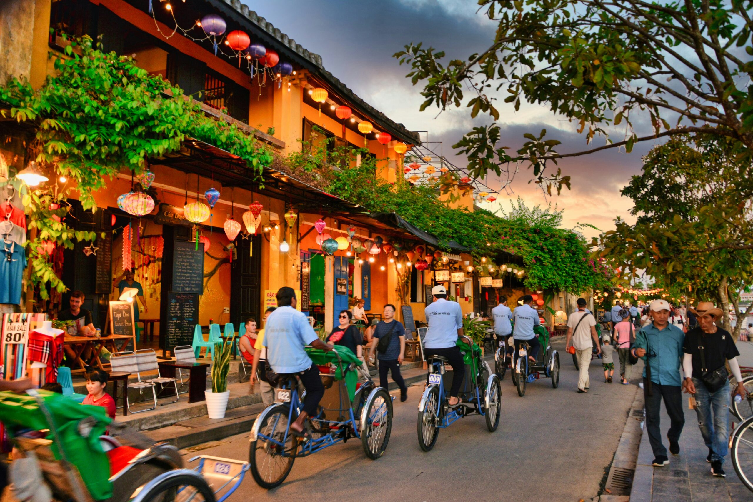 Ha Noi – Central Vietnam Heritage Tour - Luxury Tour Vietnam | HanoiMICE